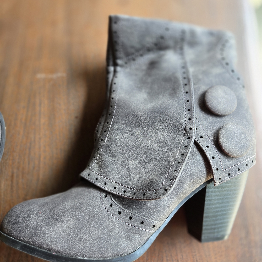 Women's Gray Ankle Boots